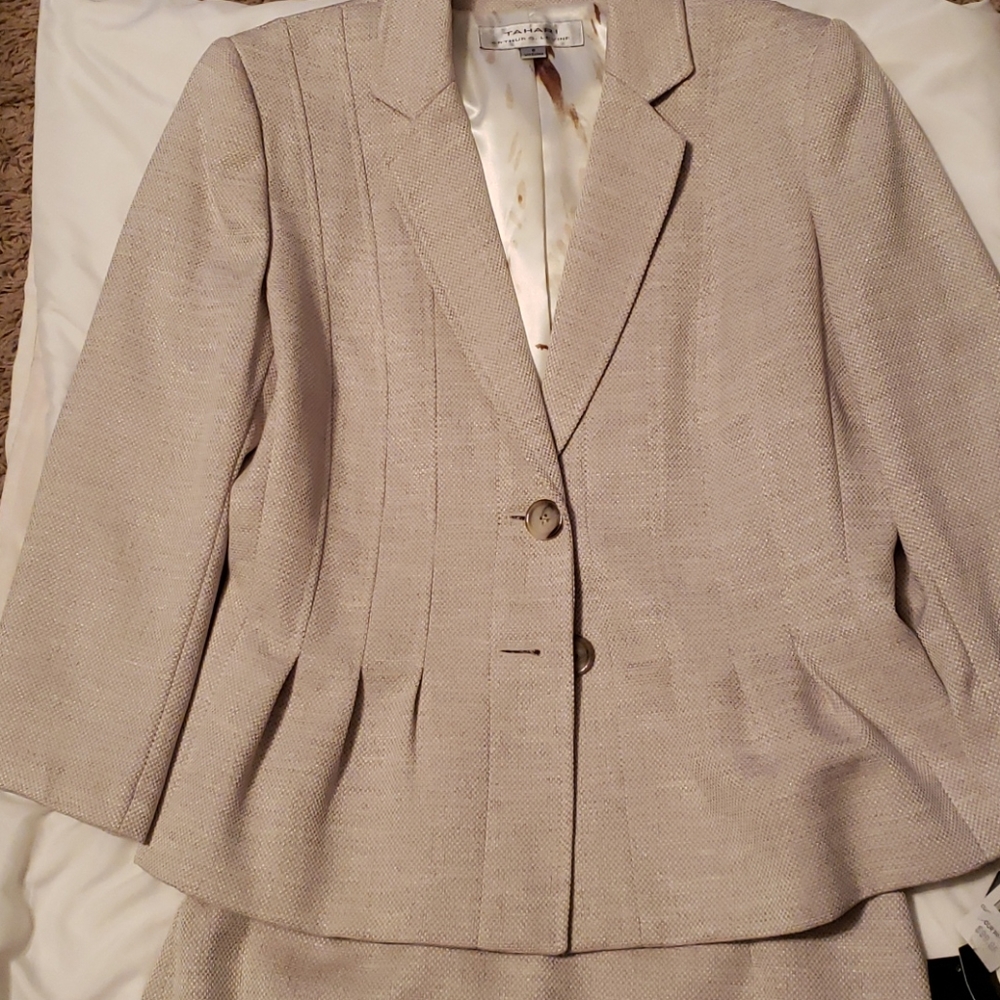 2 piece suit - Picture 3 of 6
